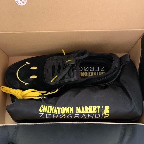 Chinatown Market Cole Haan Zerogrand Smiley Face Shoes Size 9 Black/Yellow - Picture 1 of 4